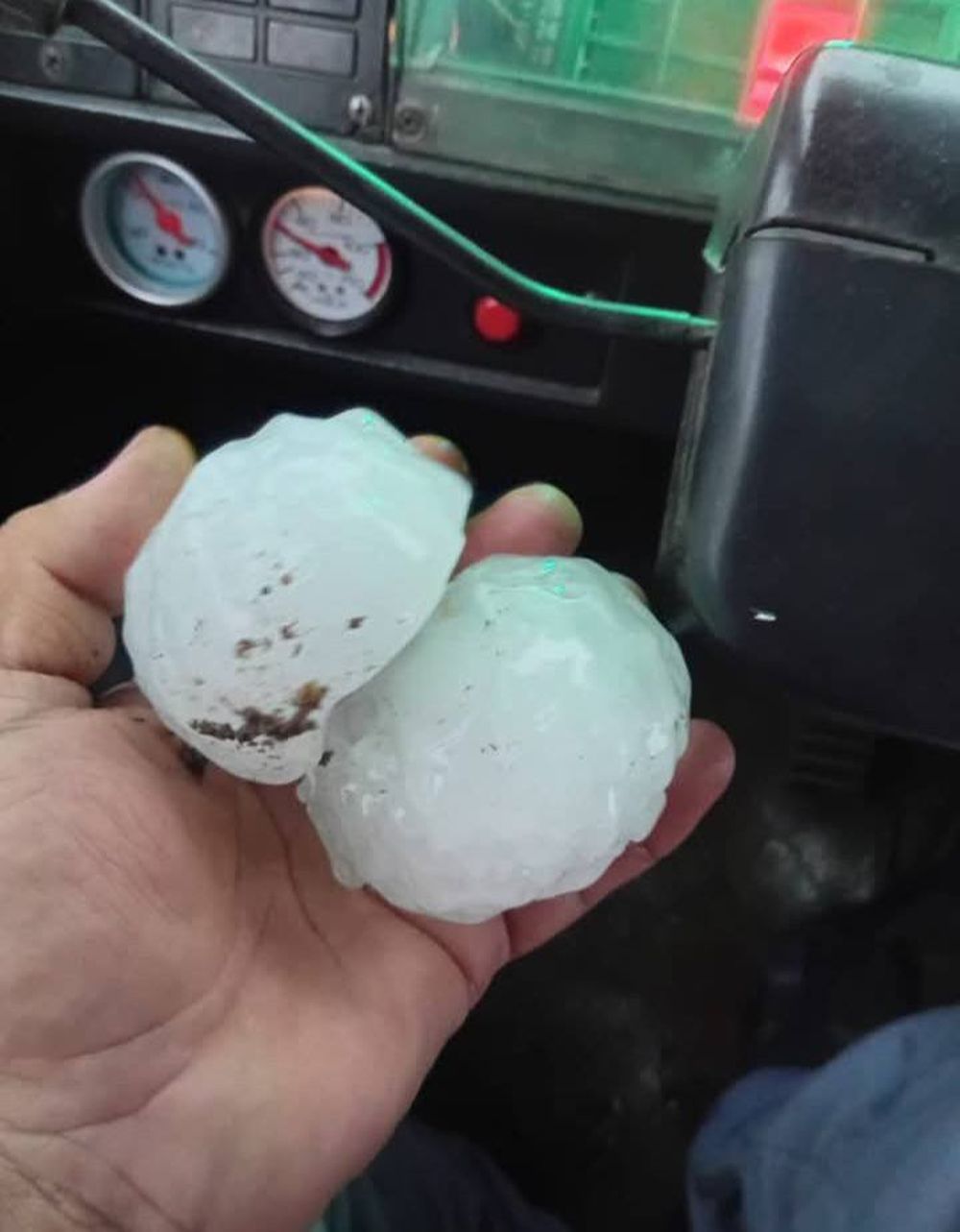 Tormentas con lluvias intensas y granizo de gran tamaño afectaron el sudeste de Santa Rosa y La Paz.&nbsp; &nbsp;&nbsp;