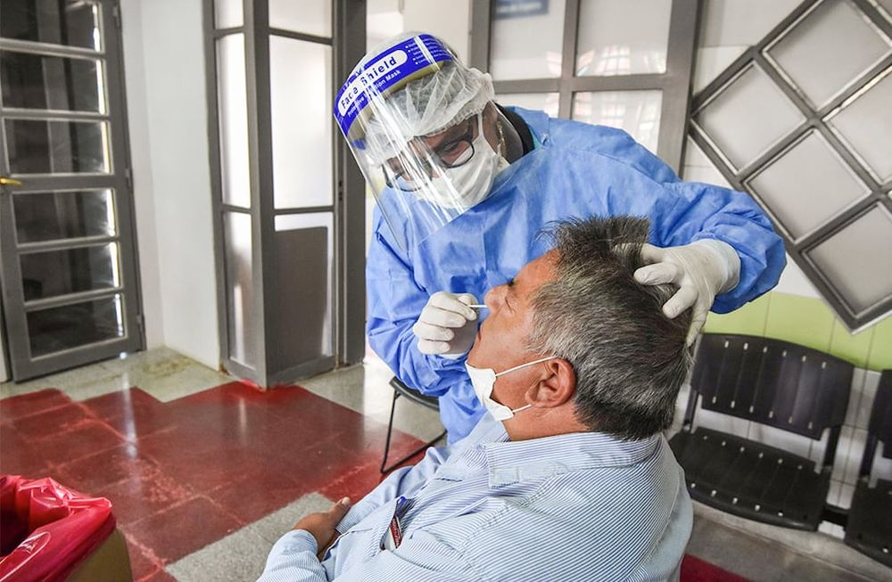 Las autoridades insisten en que XE es una variante más y en que hay que llevar calma a la población. Llaman a mantener los cuidados. Foto: Mariana Villa / Los Andes