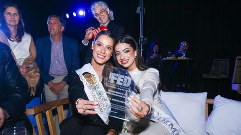 Mendoza, manso destino fue elegida la Mejor Campaña Publicitaria de Destino Turístico en los Premios FED, destacando la innovación y sostenibilidad de la región.