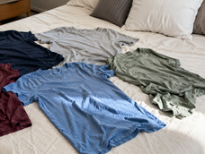 antes de tirar las remeras viejas, mira estas 7 ideas para reciclarlas sin necesidad de saber coser