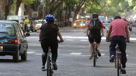 En ninguna ciudad amigable con la  bicicleta se exige el casco - Por Lucas Germán Burgos