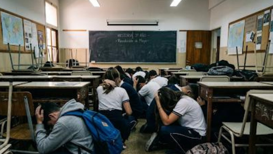 Qué dice el protocolo ante tiroteo en escuelas que tendrá simulacros en Mendoza: huir, esconderse o defenderse