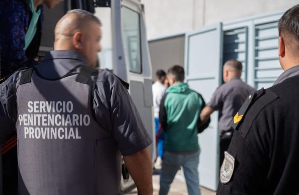 Traslado de internos en el Servicio Penitenciario provincial. Archivo