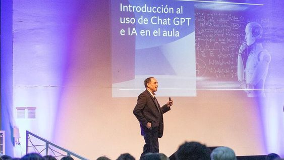 Maipú capacitó a docentes en Inteligencia Artificial