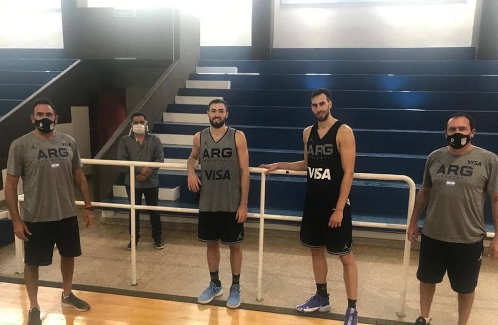 Gabriel Sarfati (kinesiologo); Ricardo Oyarce (Presidente FBPM); Tincho Fernández, Federico Aguerre y Gustavo Sarfati (médico). / Gentileza.