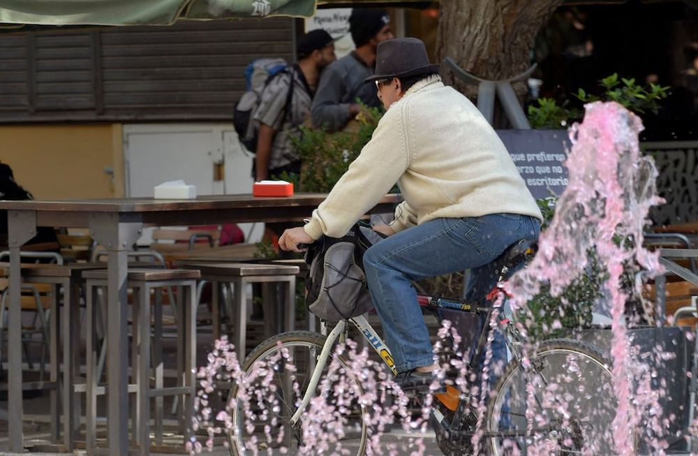 La semana terminará con un marcado descenso de la temperatura y puede que algún abrigo liviano sea necesario. Foto: Orlando Pelichotti / Los Andes