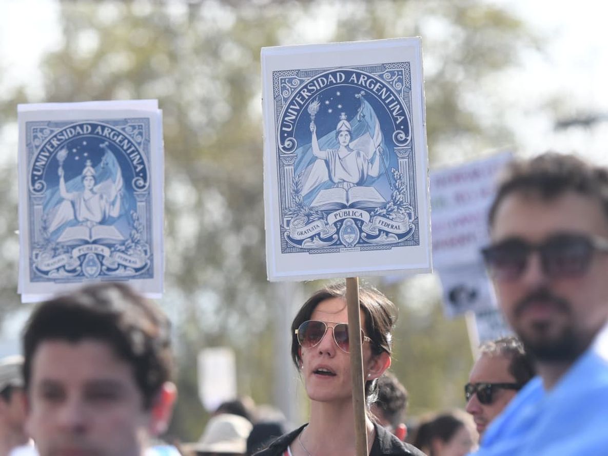 Imágenes de la marcha por el financiamiento universitario en Mendoza. Archivo Los Andes