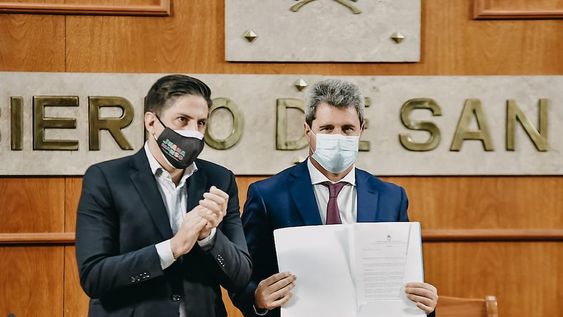 El ministro de Educación, Nicolás Trotta, acusó hoy a los Gobiernos de la Ciudad de Buenos Aires y de Mendoza de no tomar conciencia sobre la alarma epidemiológica que representa la pandemia, luego de que ambas jurisdicciones decidieran continuar con la modalidad presencial en las escuelas.