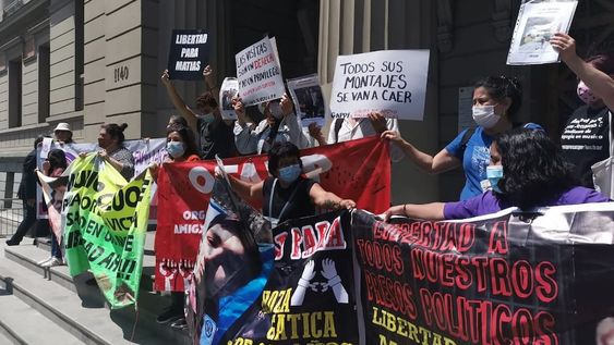 “No son delincuentes, son luchadores sociales”: Familiares y organizaciones impulsan Ley de Indultos para liberar a presos de la revuelta. Gentileza / diarioUchile