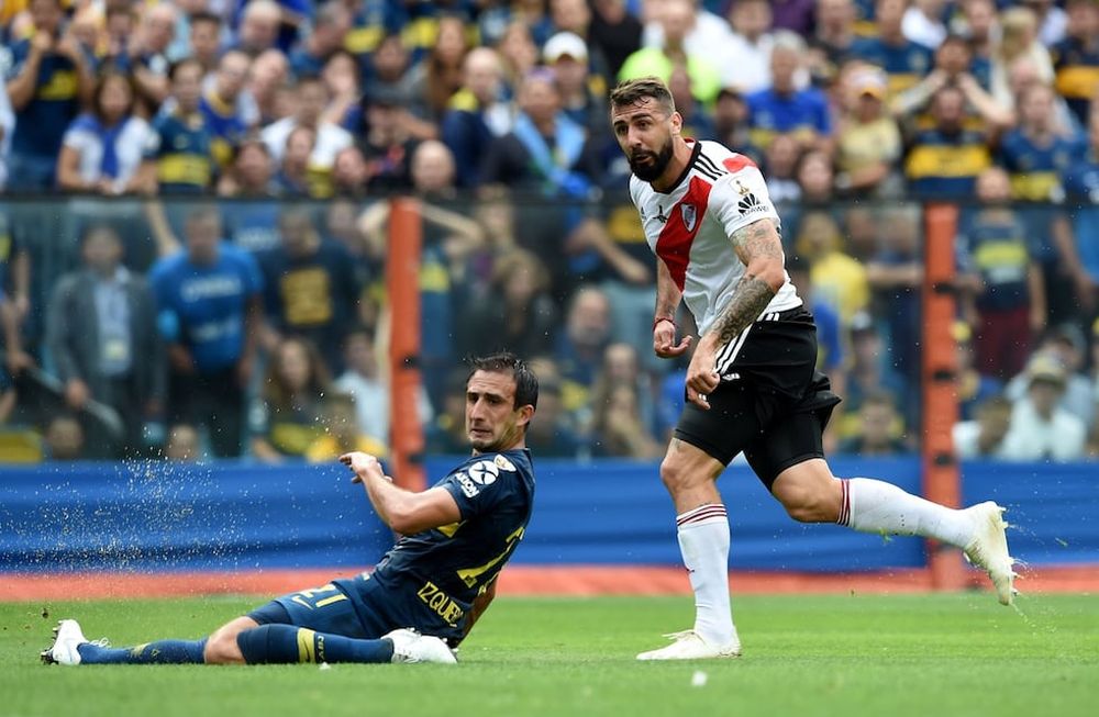 El 11 de noviembre de 2018 se jugó la ida de la final de la Copa Libertadores en La Bombonera. Los hinchas del Millonario lo rememoraron en las redes. / Gentileza.