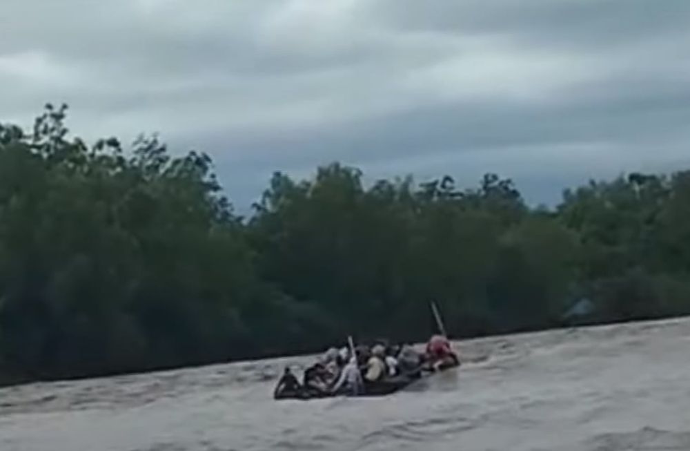 Un gomón con más de 20 personas que cruzaba ilegalmente desde Salta hacia Bolivia se pinchó y naufragó: al menos un muerto y cuatro desaparecidos; entre ellos un niño mendocino, Foto: Captura Internet.