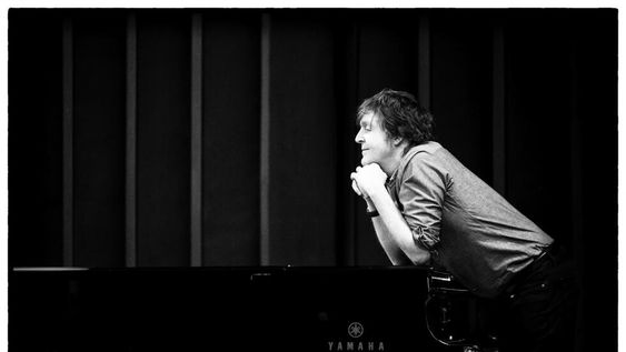 Paul McCartney suspendió su gira en EEUU por una recaída