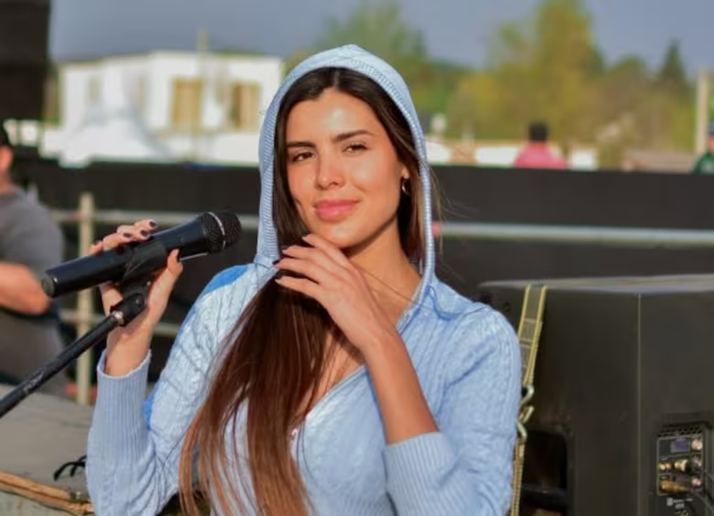 Procesaron y embargaron a la cantante Valentina Olguín por usar los CUIT de gobernadores para importar ropa.