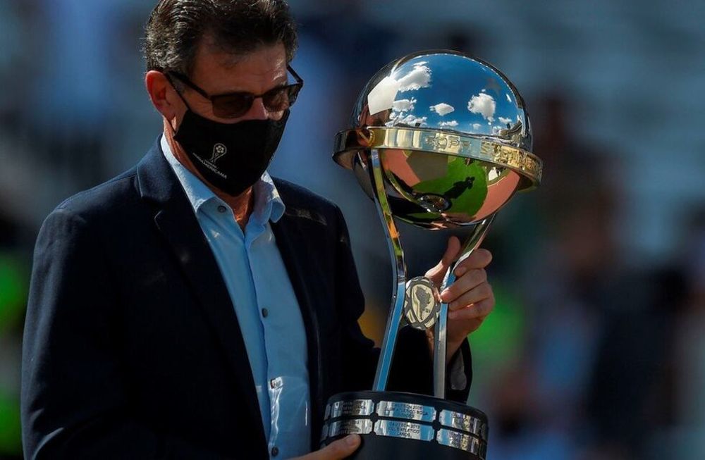 El Matador Kempes ingresó con la Copa Sudamericana. / Gentileza.