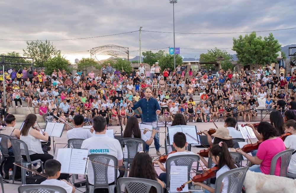 Orquesta Pequeños Grandes Músicos del Pedemonte, del barrio La Favorita