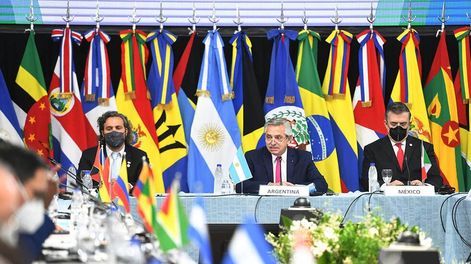 Hay quienes ven a la Celac como una estructura continental que podría competir con la OEA, pero  son entidades de distinto carácter.