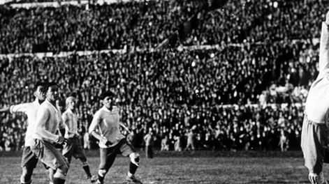 Copa del Mundo 1930: el boicot europeo, las dos pelotas de la final y el violento Uruguay - Argentina. Foto: Twitter @SpheraSports