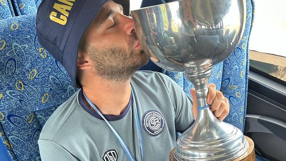 Poco más de cien partidos, divididos en dos etapas en el club del Parque General San Martín, le bastaron al zurdo mendocino para meterse en el corazón de los hinchas de Independiente. Tonetto es un leproso más.