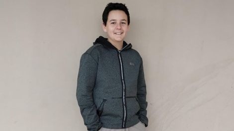 Los Andes | El adolescente venció una enfermedad oncológica y hoy recolecta juguetes para los chicos que están viviendo una experiencia como la suya en el hospital Notti.