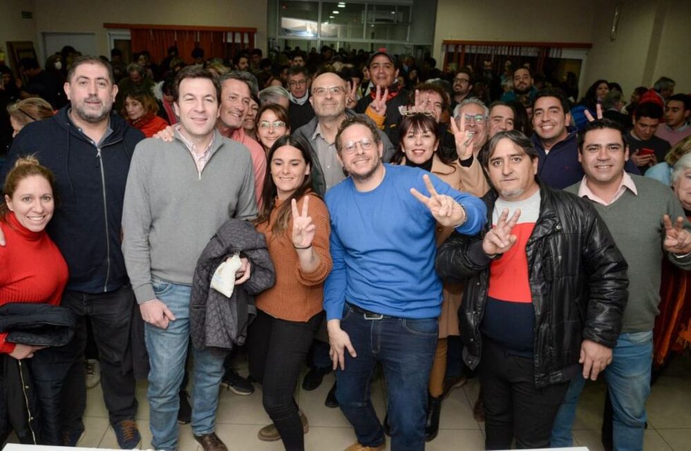 El senador Lucas Ilardo junto a su par Alejandro Bermejo y dirigentes del PJ en San Rafael.