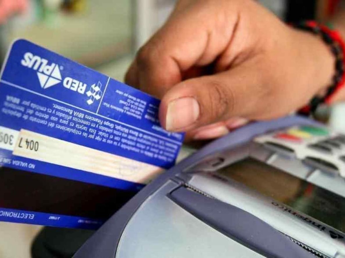 Pagar con refinanciación la tarjeta de crédito es más caro.