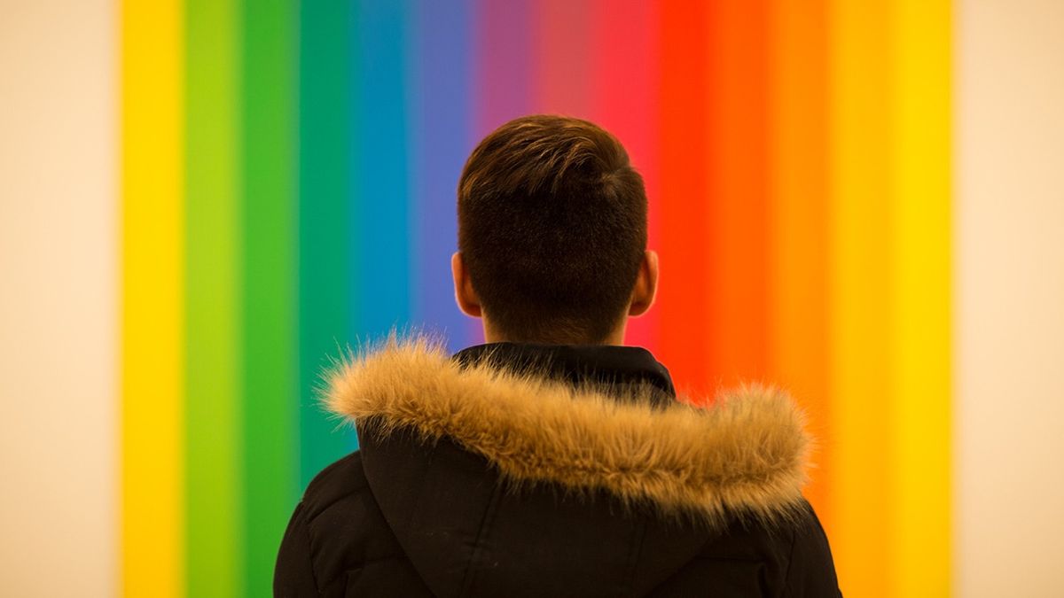 Los tres colores que suelen elegir las personas con mayor confianza en sí mismas, según la psicología