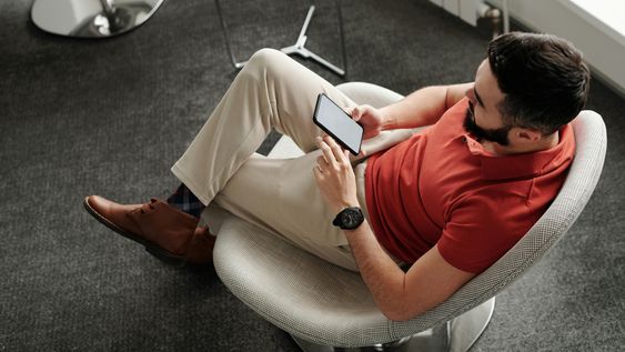 que significa mirar el celular todo el tiempo, segun la psicologia
