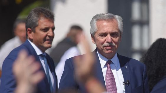 El presidente Alberto Fernández y el ministro de Economía, Sergio Massa, dialogaron sobre la ley de alquileres (Foto: Claudio Gutiérrez/Los Andes)