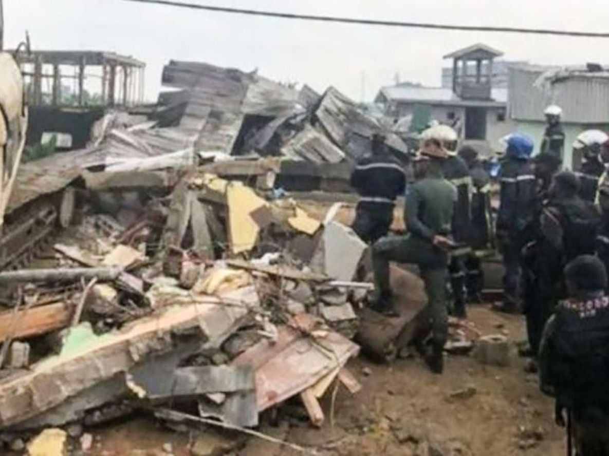 Tragedia en Camerún: derrumbe de edificio deja 33 muertos y más de 20 heridos. Foto: Twitter.