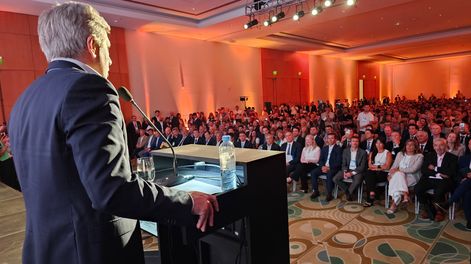 Foro de Inversiones y Negocios: apoyo empresario al discurso de Luis Caputo
