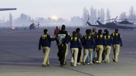 Chile expulsa a 77 peruanos y bolivianos que cumplían condenas en cárceles