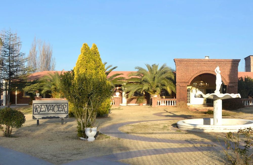 Por protocolo sanitario, en el instituto Renacer se realizaron desinfecciones y se controla el estado de salud del personal al ingresar. Hay pacientes aislados. Foto: Nicolás Ríos / Los Andes.