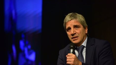 El ministro de Economía de la Nación, Luis Caputo disertó en la Bolsa de Comercio de Córdoba, en el marco del habitual “Ciclo de coyuntura”. (José Gabriel Hernández / La Voz)