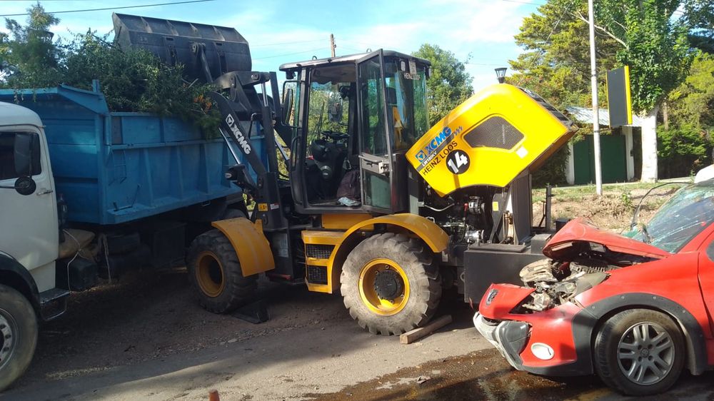 Un obrero terminó bajo una retroexcavadora tras ser atropellado&nbsp;