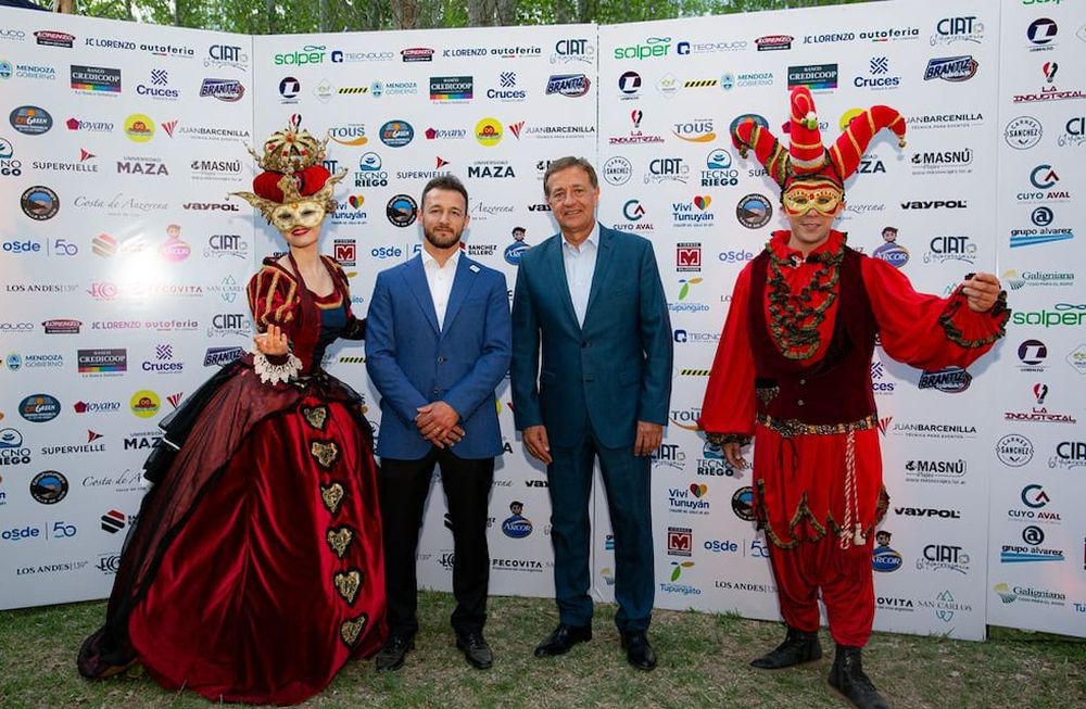 Pablo Ambrosini, presidente de CIAT, con el gobernador Suarez en el aniversario del año pasado.