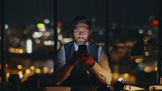 Lo que menos esperaba el empleado, quién se contacto con su jefe debido a la muerte de su abuela, era recibir una respuesta tan desconsiderada de su encargado