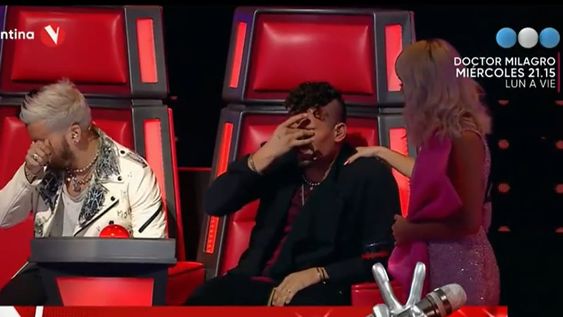 Mau y Ricky Montaner se quebraron en La Voz.