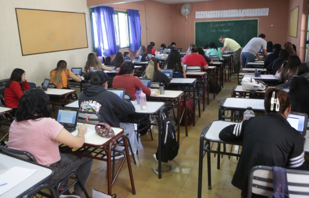 Hay antecedentes de hechos en los que un arma de fuego o amenazas estuvieron involucrados en el marco del sistema educativo de Mendoza y otras provincias