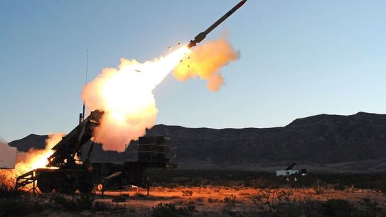 El Ejército de Estados Unidos también usó prácticamente la totalidad de sus armas tierra-aire de largo alcance y alta precisión durante el conflicto.