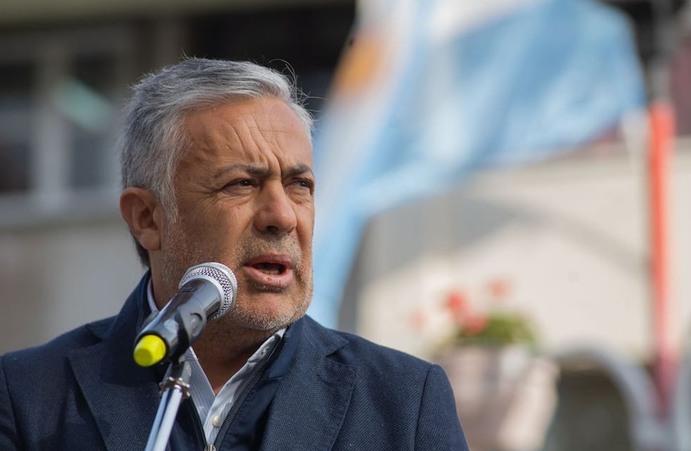 El gobernador Alfredo Cornejo habló sobre los destrozos que perpetró la barra de Godoy Cruz en el Malvinas Argentinas. Foto: Prensa Mendoza