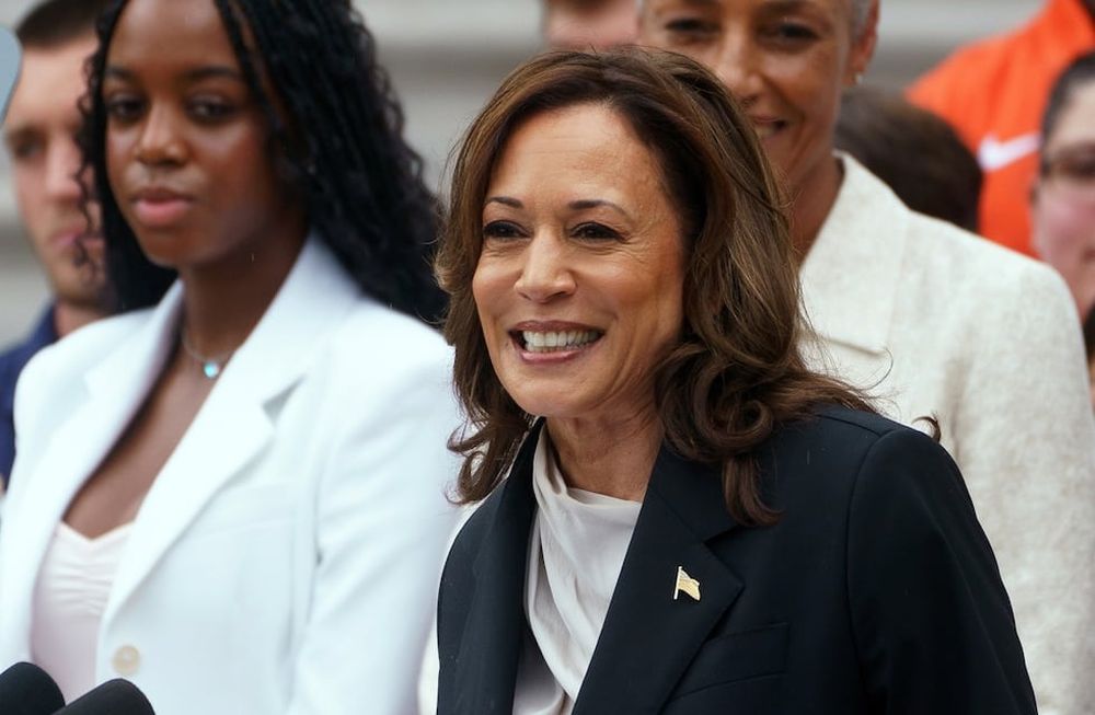 Kamala Harris, durante un acto en la Casa Blanca horas después de que Biden le diera su “total apoyo” para ser nominada candidata (EFE)