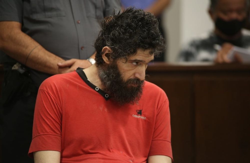 A un año de la condena por asesinar a su madre y a su tía, Pereg sigue en un hospital, casi no come y no se baña. Foto: Prensa Poder Judicial de Mendoza.