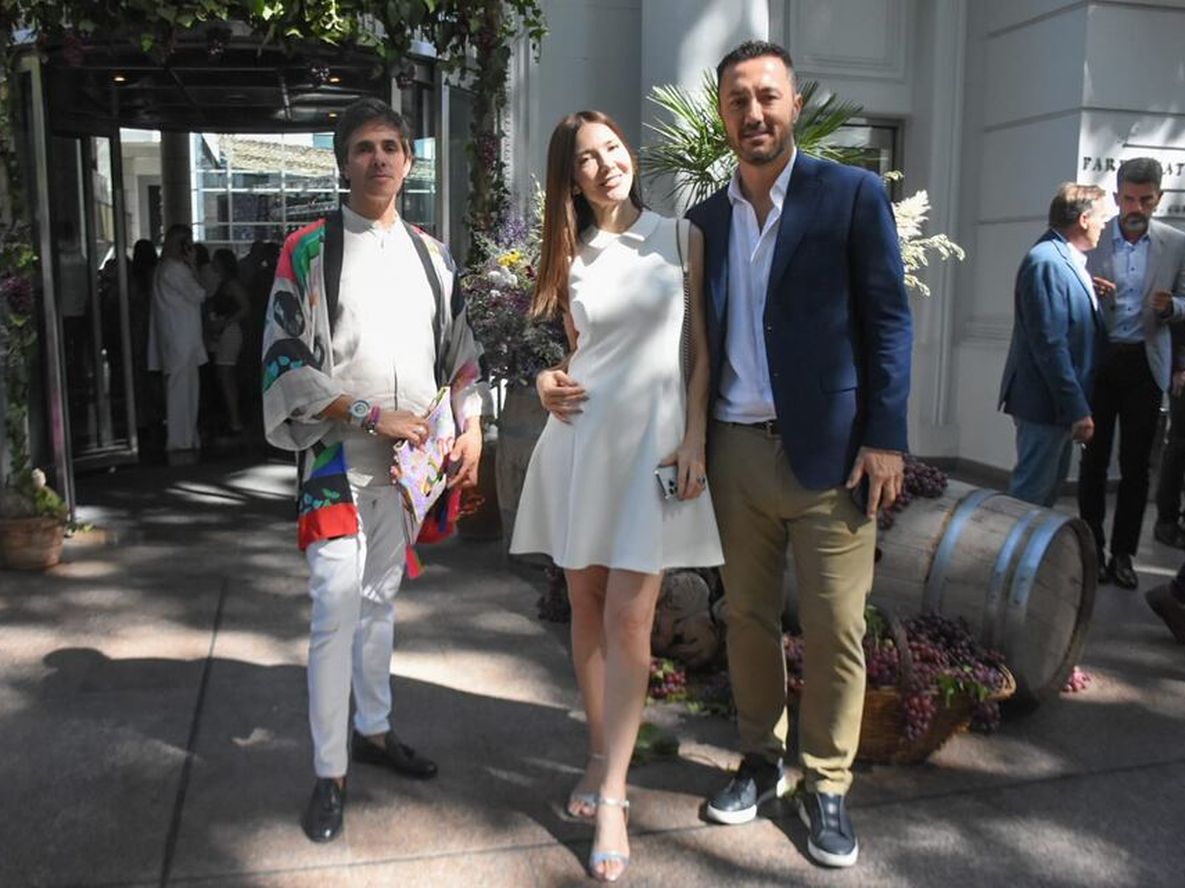 Los periodistas Robertito Funes y Cristina Pérez, ella, en pareja con el político mendocino Luis Petri. Foto: Mariana Villa/Los Andes