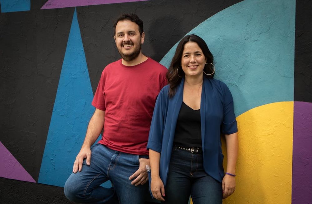 Lautaro Jiménez y Noelia Barbeito, la fórmula de precandidatos a la gobernación del Frente de Izquierda. Foto: Twitter