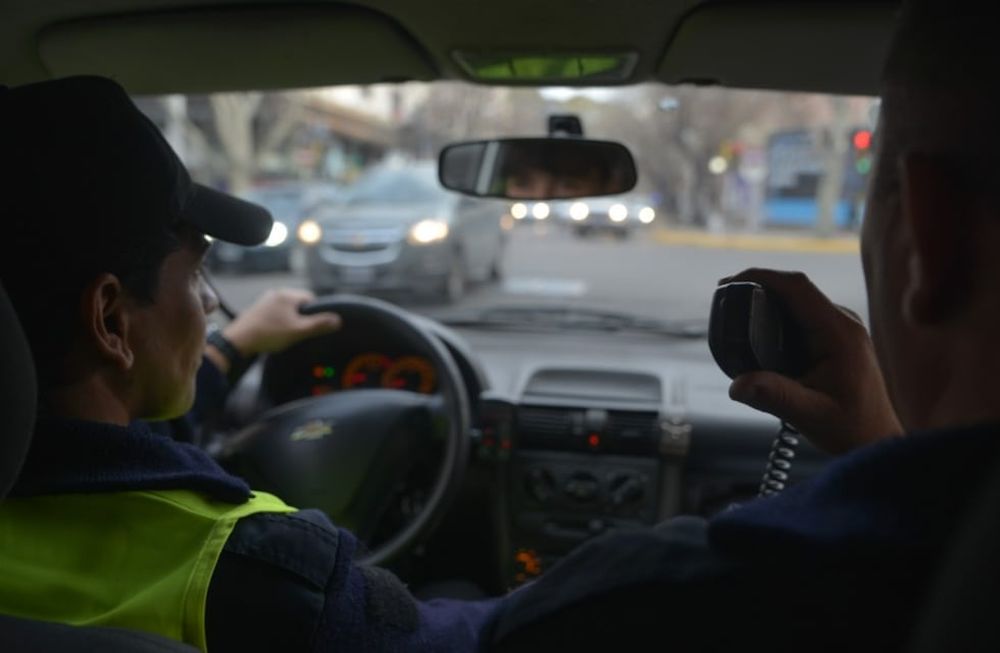 Detuvieron a tres personas que estaban robando cables en la Sexta Sección