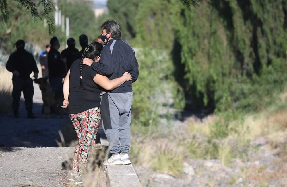 Perros de búsqueda trabajaron en los barrios Infanta y Sargento Cabral de Las Heras, en el lugar estuvieron los padres de Abigail. Archivo. Marcelo Rolland / Los Andes
