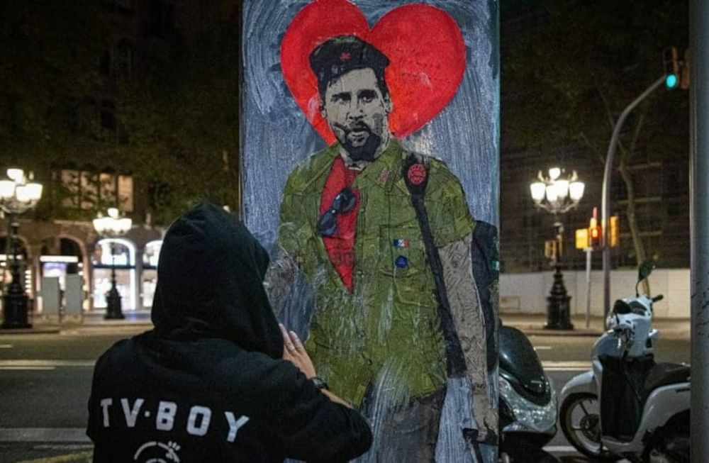 Messi como el ’Che’ Guevara, en la pintura de un artista callejero de Barcelona