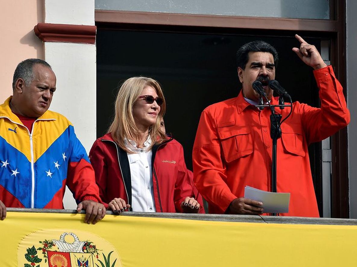 Retorno a la barbarie - Por Mario Vargas Llosa