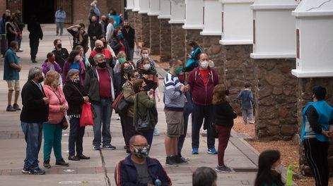 El jueves 14 y viernes 15 de abril habrá cortes de calle en los alrededores del Calvario por la Semana SantaUna nueva Semana Santa en pandemia: actividades, cupos, restricciones y los protocolos en el CalvarioLuego de un 2020 sin actividades en el espacio público, este año se retomaron con importantes medidas sanitarias. Hay un único ingreso y sentido de circulación, no pueden permanecer más de 45 personas en simultáneo y no hay actividades en el lugar. Al mediodía cortan el tránsito por CervantesFoto: Ignacio Blanco / Los Andes