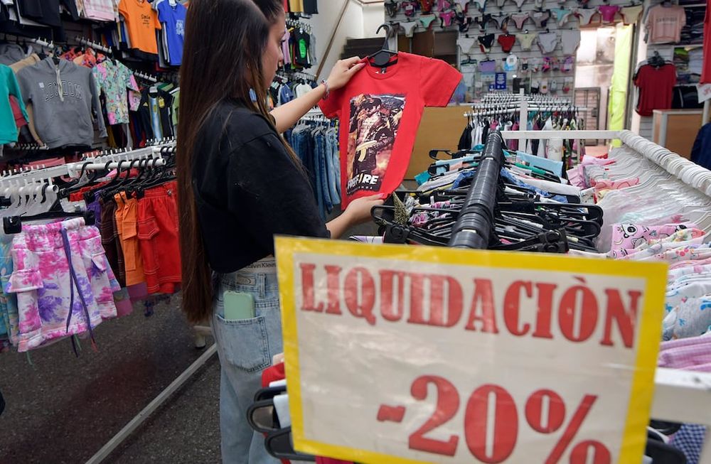 Empleados de Comercio cobrarán en mayo un leve aumento. Foto: Orlando Pelichotti